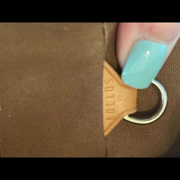 Authentic Louis Vuitton Tivoli GM in excellent condition with dust bag included. - Picture 7 of 7